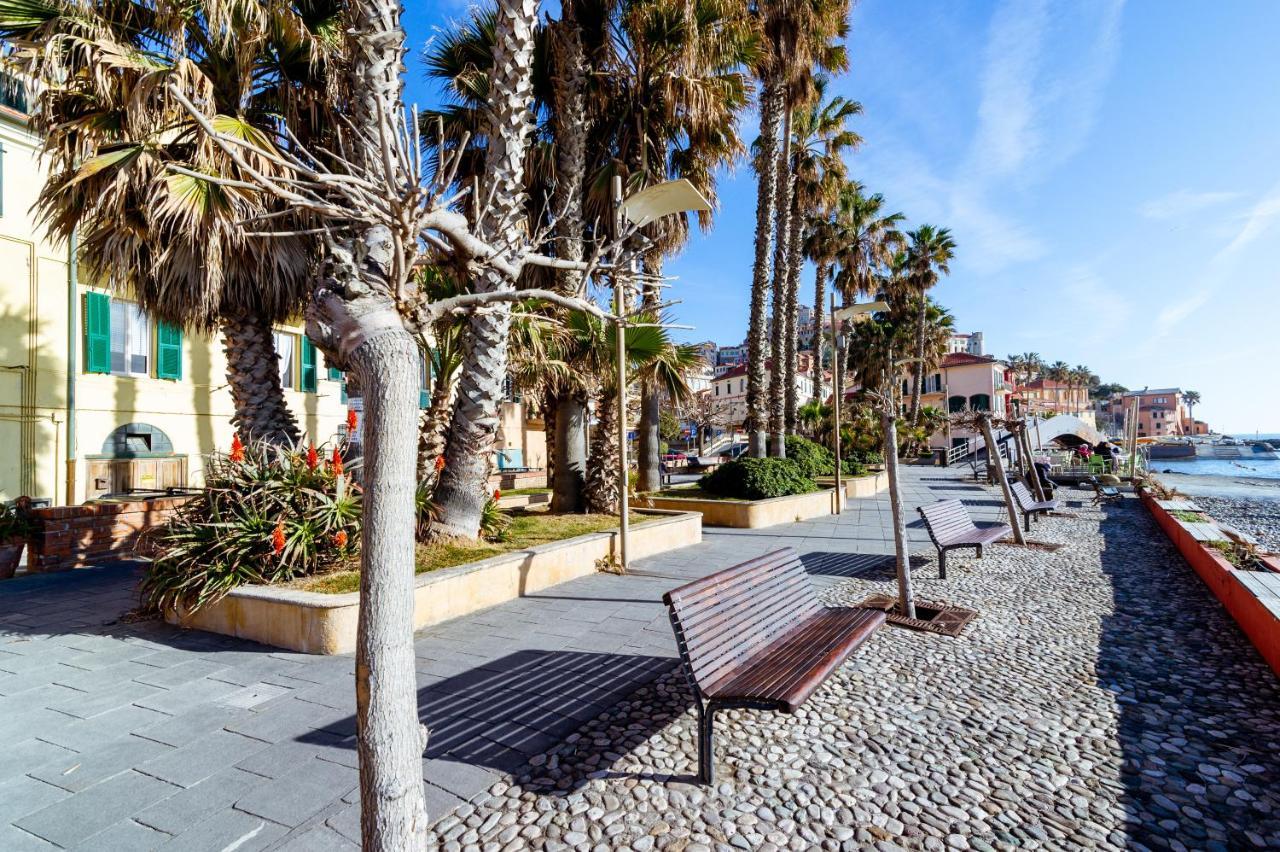 Casa Zaretta Apartment อิมเปรีอา ภายนอก รูปภาพ